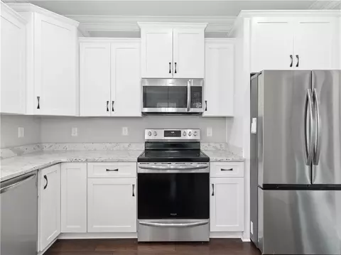 Kitchen - 615 Spearman Rd, Pelzer, SC 29669 photo 2 of 3