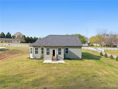 Exterior - 615 Spearman Rd, Pelzer, SC 29669 photo 4 of 6