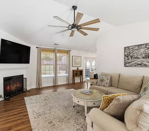 Living - 108 Bragg Dr, Williamston, SC 29697 photo 2 of 4