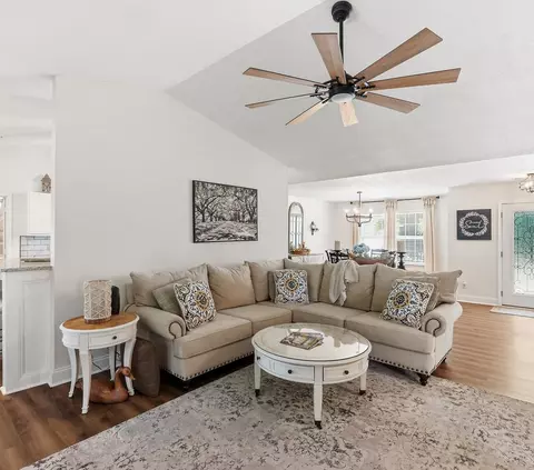Living - 108 Bragg Dr, Williamston, SC 29697 photo 3 of 4