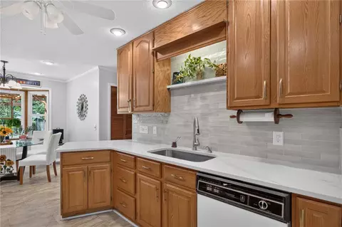 Kitchen - 107 Shannon Dr, Pendleton, SC 29670 photo 4 of 4