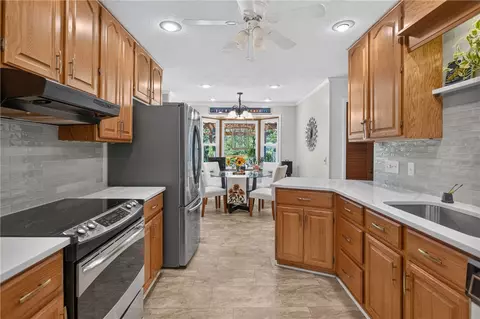 Kitchen - 107 Shannon Dr, Pendleton, SC 29670 photo 2 of 4