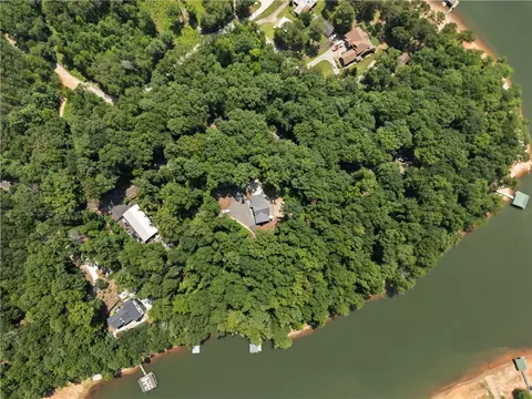 View/Area - 332 Two Rivers Dr, Westminster, SC 29693 photo 6 of 7