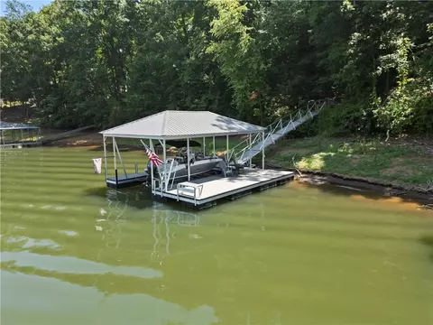 View/Area - 332 Two Rivers Dr, Westminster, SC 29693 photo 2 of 7