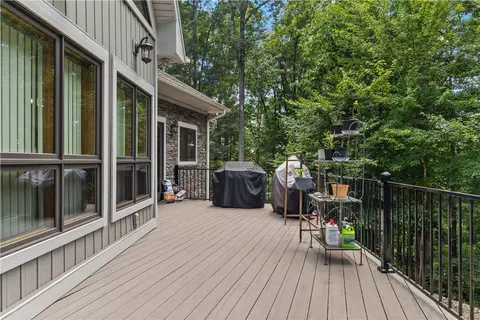 Exterior - 332 Two Rivers Dr, Westminster, SC 29693 photo 8 of 11