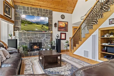 Living - 332 Two Rivers Dr, Westminster, SC 29693 photo 1 of 2