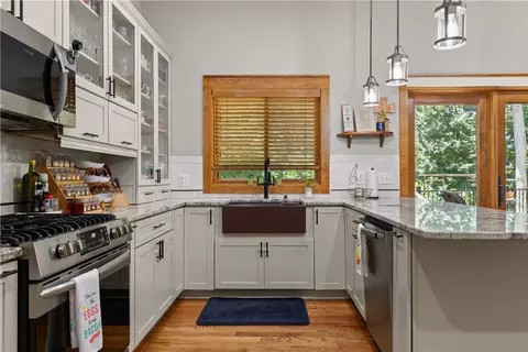 Kitchen - 332 Two Rivers Dr, Westminster, SC 29693 photo 1 of 2