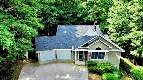 Exterior - 105 Eagle Ct, Westminster, SC 29693 photo 3 of 6