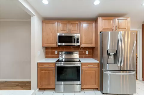 Kitchen - 1014 E Queen St, Pendleton, SC 29670 photo 5 of 6