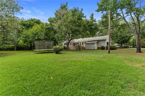 Exterior - 1014 E Queen St, Pendleton, SC 29670 photo 6 of 7