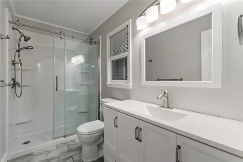Bath - 1014 E Queen St, Pendleton, SC 29670 photo 1 of 2