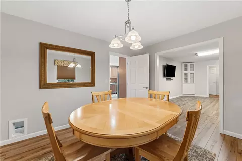 1014 E Queen St, Pendleton, SC 29670 photo 9