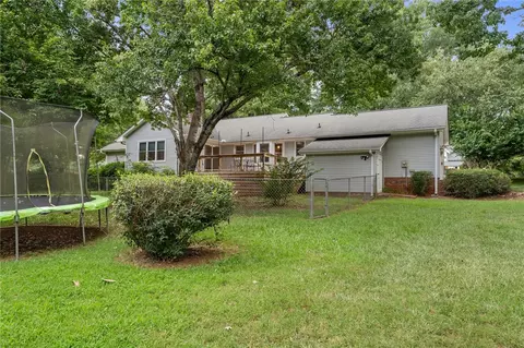 Exterior - 1014 E Queen St, Pendleton, SC 29670 photo 5 of 7