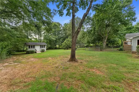 Exterior - 1014 E Queen St, Pendleton, SC 29670 photo 7 of 7