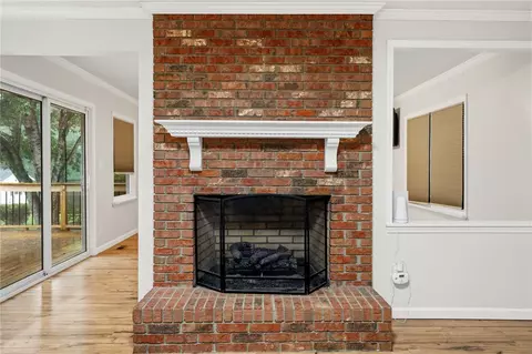 Living - 1014 E Queen St, Pendleton, SC 29670 photo 5 of 7