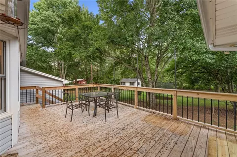 Exterior - 1014 E Queen St, Pendleton, SC 29670 photo 3 of 7