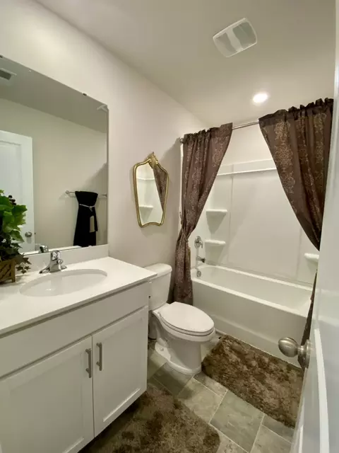 Bath - 105 Rustic Ridge Dr, Easley, SC 29640 photo 2 of 5