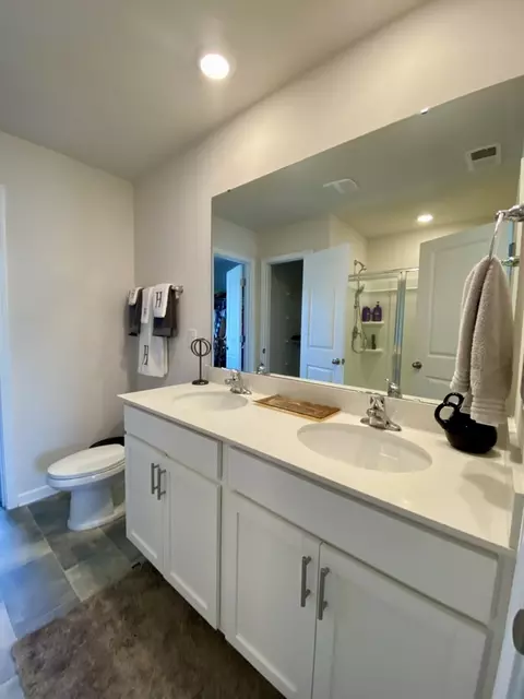 Bath - 105 Rustic Ridge Dr, Easley, SC 29640 photo 3 of 5