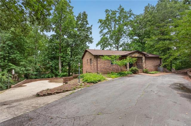 304 Lakeside Dr, Seneca, SC 29672