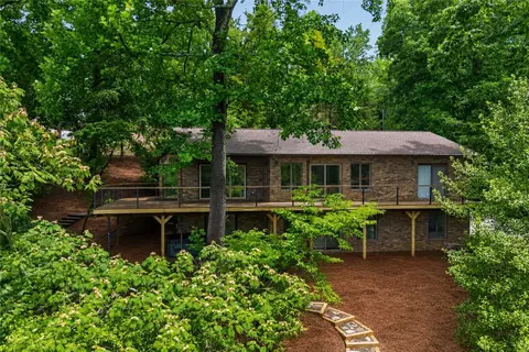 304 Lakeside Dr, Seneca, SC 29672