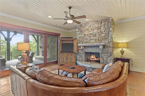 Living - 200 Saranac Dr, Sunset, SC 29685 photo 3 of 4