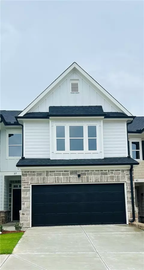 37 Crest Dr #6, Hartwell, GA 30643