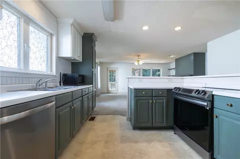 Kitchen - 110 Grand Oak Cir, Pendleton, SC 29670 photo 2 of 2
