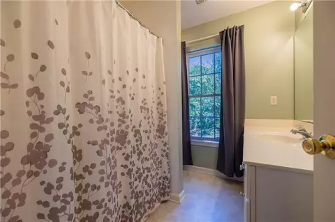 Bath - 110 Grand Oak Cir, Pendleton, SC 29670 photo 1 of 2