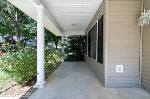 Exterior - 110 Grand Oak Cir, Pendleton, SC 29670 photo 4 of 9