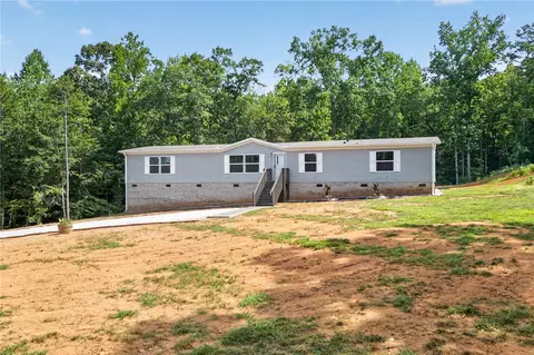 215 Wells Cir, Townville, SC 29689