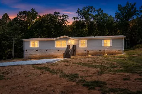 215 Wells Cir, Townville, SC 29689