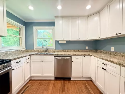 Kitchen - 202 Muller Rd, Walhalla, SC 29691 photo 3 of 4