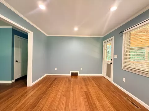 Living - 202 Muller Rd, Walhalla, SC 29691 photo 4 of 5