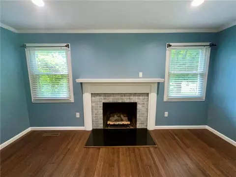 Living - 202 Muller Rd, Walhalla, SC 29691 photo 2 of 5