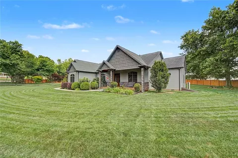 102 Gresham Rd, Simpsonville, SC 29681 photo 5
