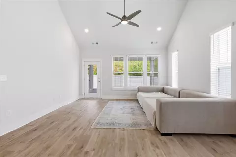 Living - 110 Doya Ct, Central, SC 29630 photo 4 of 6