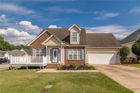 301 Stallion Rd, Greenville, SC 29617