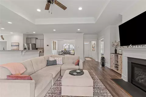Living - 201 Tralee Dr, Pendleton, SC 29670 photo 2 of 2