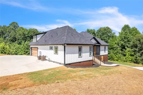 Exterior - 574 Paramount Dr, Seneca, SC 29678 photo 4 of 8
