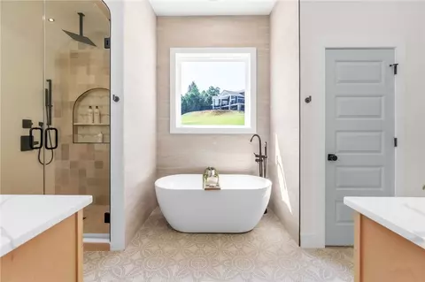 Bath - 574 Paramount Dr, Seneca, SC 29678 photo 3 of 6