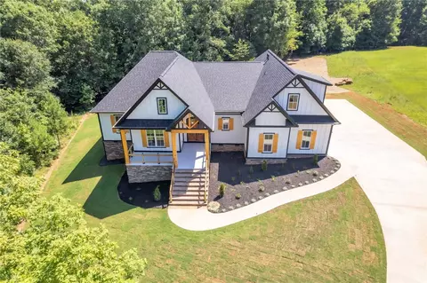 Exterior - 574 Paramount Dr, Seneca, SC 29678 photo 7 of 8