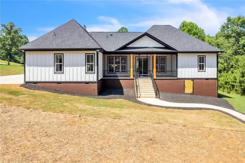Exterior - 574 Paramount Dr, Seneca, SC 29678 photo 5 of 8