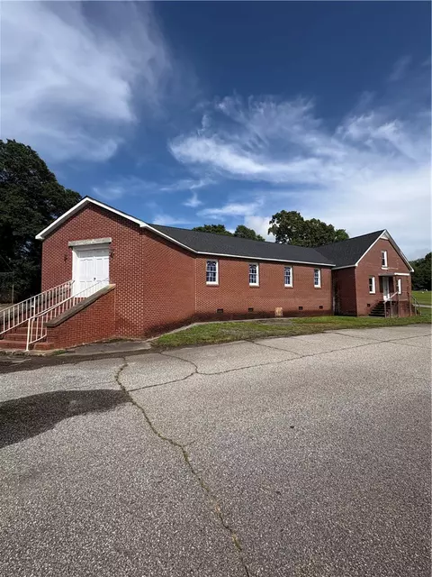 415 Church St, Pendleton, SC 29670 photo 2