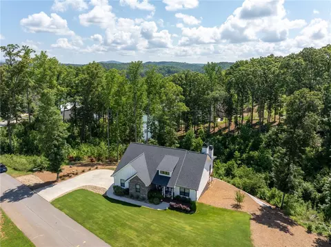 118 Squirrel Pt, Six Mile, SC 29682