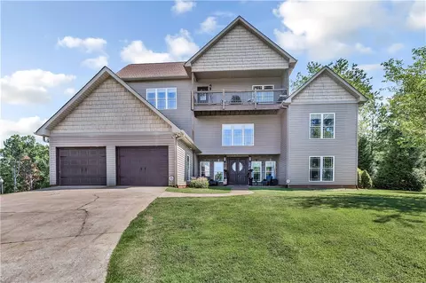 142 W Waters Edge Ln, West Union, SC 29696