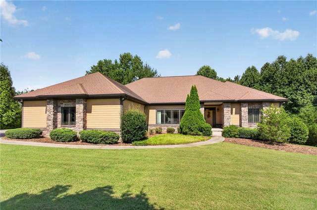 141 Northshores Dr, Seneca, SC 29672