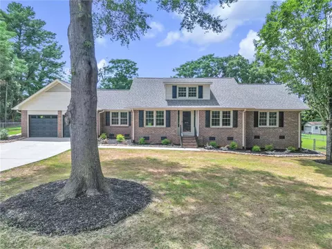 212 Galerie Dr, Powdersville, SC 29642