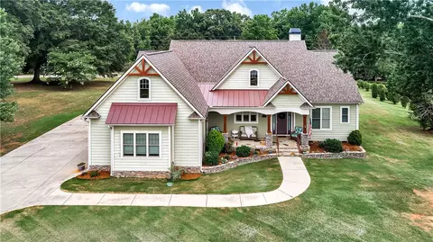 1204 Cherokee Rd, Townville, SC 29689