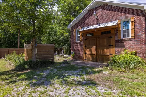 Exterior - 704 Cherry St, Pendleton, SC 29670 photo 6 of 9