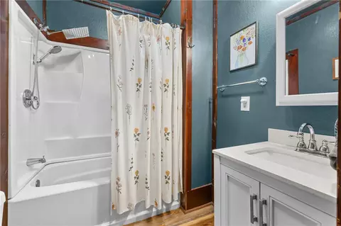 Bath - 704 Cherry St, Pendleton, SC 29670 photo 2 of 2
